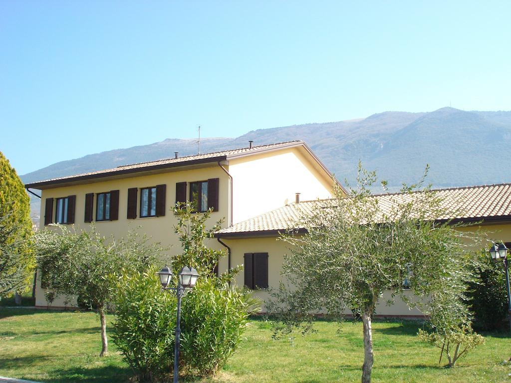 Ostello Victor Center Asís Exterior foto